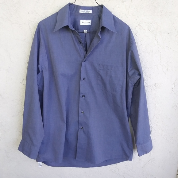 3 /$25 Van Heusen Men's Dress Shirt - Picture 2 of 3